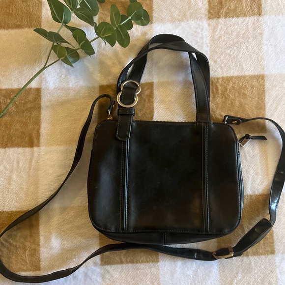 Liz Claiborne Black Leather Crossbody - Picture 1 of 1